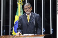 Mário Couto anuncia que vai pedir o 'impeachment' da presidente Dilma Rousseff