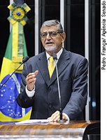 Mário Couto critica explicações de Dilma para apoio à compra de refinaria