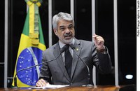 Para Humberto Costa, CPI é tentativa de 'influenciar eleições' às custas da Petrobras