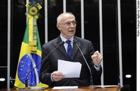 Suplicy elogia Graça Foster e Dilma no caso relacionado a refinaria em Pasadena