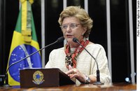 Lúcia Vânia defende investigação da Petrobras