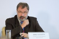 Governo deve alterar meta de superávit primário de 2014