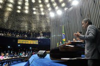 Aécio condiciona diálogo à apuração de esquema de corrupção na Petrobras