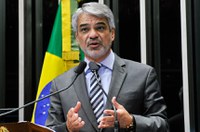 Humberto Costa defende participação social em discussões de políticas públicas