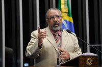 Equipamento de proteção não anula direito do trabalhador a adicionais, reafirma Paim