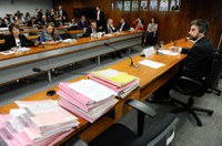 Jornada de trabalho de seis horas para operador de telemarketing é aprovada na CMA