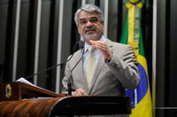  Humberto Costa defende flexibilização das metas fiscais do governo
