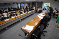 Projeto que modifica jornada de trabalho do aeronauta deve seguir para a Câmara