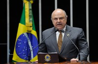 Antonio Aureliano defende voto direto para eleger suplente de senador