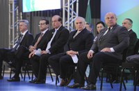 Senadores participam de evento no TCU sobre governança