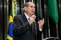 Anibal Diniz anuncia liberação de recursos para socorro a vítimas de enchente no Acre