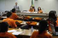 'Jovens senadores' aprovam criação da Semana dos Direitos Humanos nas escolas