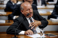 PEC que proíbe pesquisas eleitorais em véspera de eleição volta à pauta da CCJ