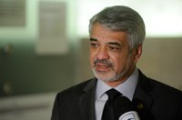 Humberto Costa nega ter recebido dinheiro desviado da Petrobras e oferece quebra de sigilo