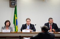 Diretora da ANP se recusa a comentar denúncias e aponta importância de refinaria