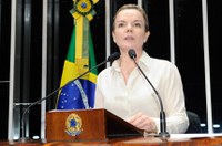 Gleisi Hoffmann rebate críticas à indicação de Joaquim Levy para a Fazenda 