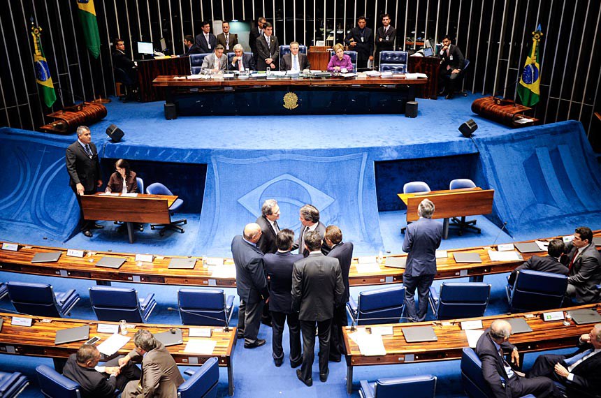 Sessão do dia 23 de março, quando os senadores aprovaram a PEC 40/2011, que veda coligações partidárias em eleições para deputados federais, estaduais e vereadores. 
