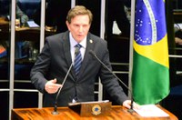 Crivella critica extensão da terceirização e defende mudanças no projeto