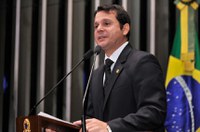 Reguffe quer proibir BNDES de financiar projetos no exterior