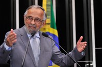 João Capiberibe lembra dia das parteiras e seu trabalho no combate à mortalidade infantil