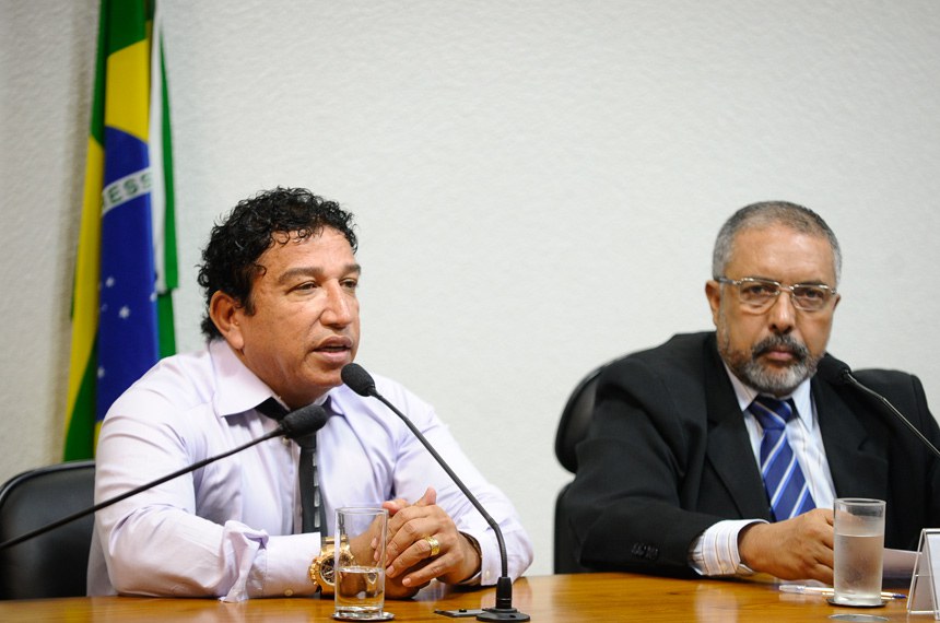 Os senadores Magno Malta (PR-ES), que é relator da sugestão, e Paulo Paim (PT-RS), que preside a CDH, propuseram a série de debates
