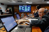 Projeto que permite indicação de condutor principal de veículo passa em turno suplementar