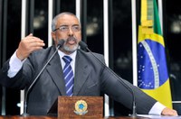 Paim resgata luta pela regulamentação do trabalho doméstico