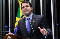 Reguffe defende concurso público para ministros do STF, STJ e TCU