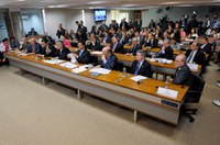 Senadores criticam 'omissão' do governo brasileiro diante da crise na Venezuela