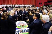 Senadores participam de velório de Luiz Henrique em Joinville