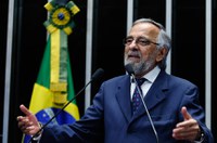 Capiberibe manifesta solidariedade a Santa Catarina pela perda do senador Luiz Henrique