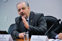 Governo quer garantir banda larga de qualidade a 95% da população até 2018, diz Berzoini