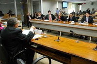 CDH aprova projeto que estimula educação de idosos