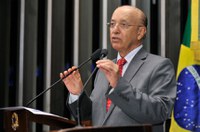 Valadares critica abuso do governo Dilma na utilização de 'restos a pagar'