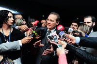 Votação de Fachin será feita com total isenção, garante Renan