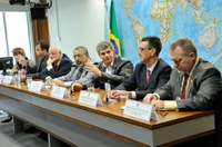 Centrais sindicais defendem fim do fator previdenciário 