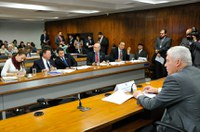 Passa na CMA projeto que proíbe prioridade no atendimento a paciente particular