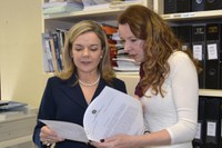 Senadora Gleisi protocola projeto para punir injúria por gênero