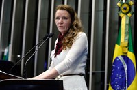 Vanessa Grazziotin: terceirização é ameaça de retrocesso nos direitos trabalhistas