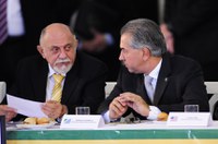 Estados são vítimas de "agiotagem oficial", afirma Reinaldo Azambuja