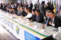 Perillo apoia veto a obrigação para estados sem indicação de fonte de recursos