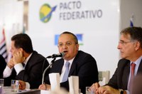 Taques propõe que Congresso realize 'mês federativo'