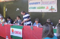 Hélio José visita assentamento para apurar denúncia de ação de grileiros