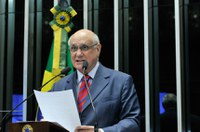 Lasier lamenta "degola" de empregos em estaleiro do RS que constrói plataformas para a Petrobras