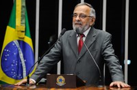  João Capiberibe pede rápida abertura de ponte sobre o Rio Oiapoque