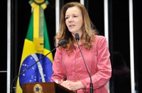 Vanessa Grazziotin defende reforma política com cotas para mulheres no Parlamento