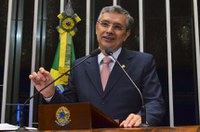 Eduardo Amorim critica medidas do ajuste fiscal