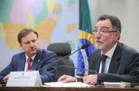 Patrus Ananias reafirma compromisso do governo de assentar todos os acampados