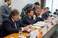 Comissão mista da MP do Futebol vota relatório na terça-feira