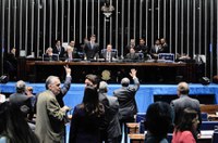 Dilma veta extensão da política de reajuste do salário mínimo para todos os aposentados